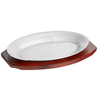 Choice 11 1/2" x 8" Oval Aluminum Sizzler Platter with Mahogany Finish Rubberwood Underliner