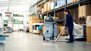 Nilfisk VHB436 Industrial Vacuum Overview