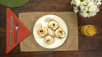 Bob's Red Mill: Eggs Benedict with Farina Cakes