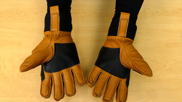 RefrigiWear 54 Gold Gloves Overview