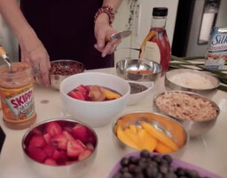 How to Make a Smoothie Bowl with Tropical Acai