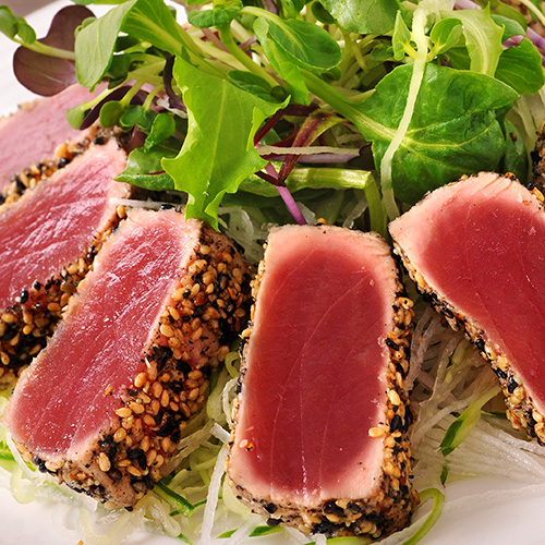 Tuna with fresh greens
